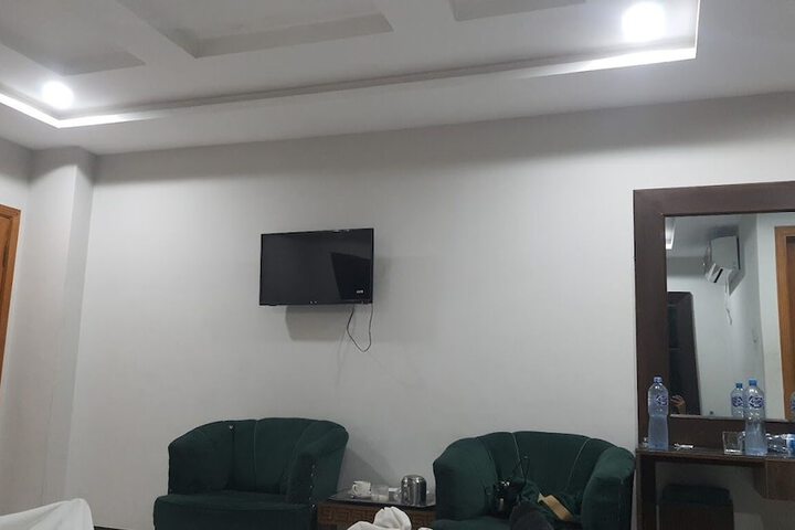 Room 2 of 11
