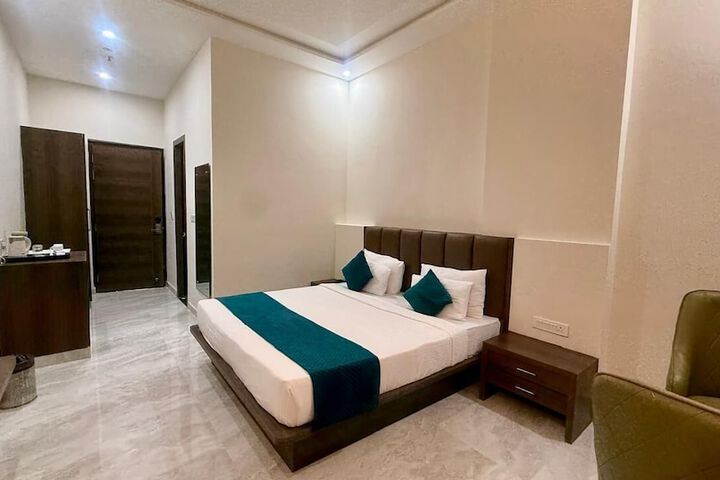Room 7 of 26