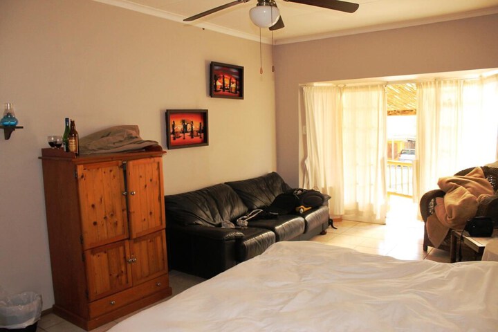 Room 22 of 52