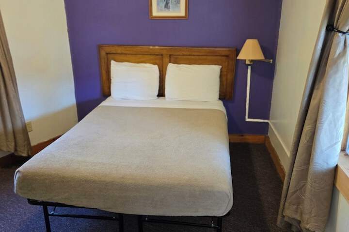 Room 15 of 69