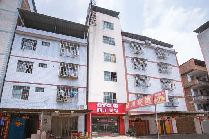 Hotel 5 of 37