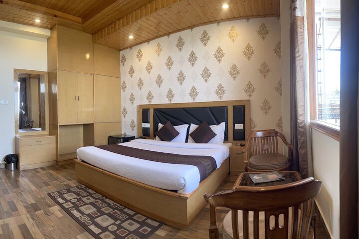 Room 6 of 20