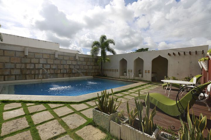 Pool 56 of 89