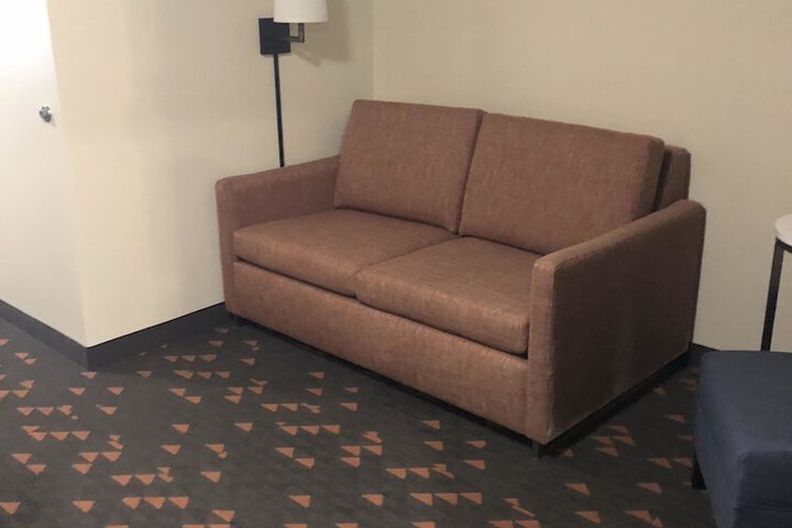 1 Queen Bed (12 of 23)
