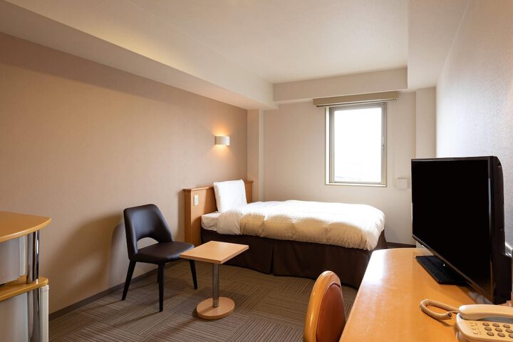 Room 7 of 25