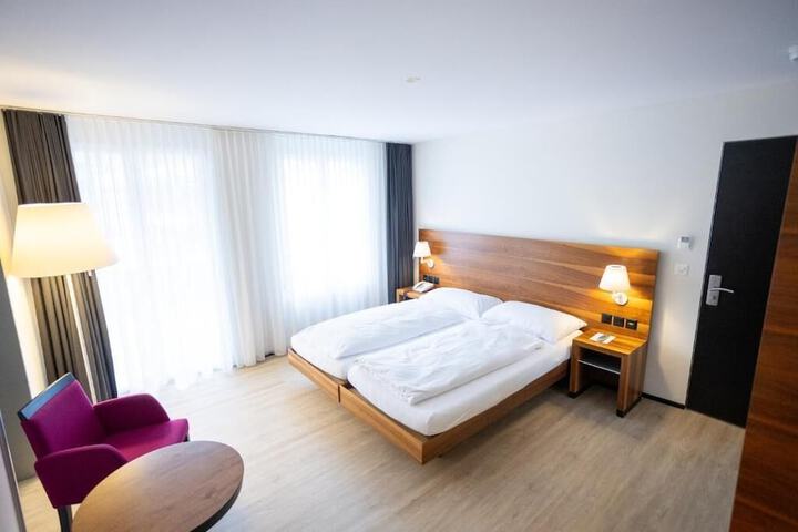Room 10 of 41
