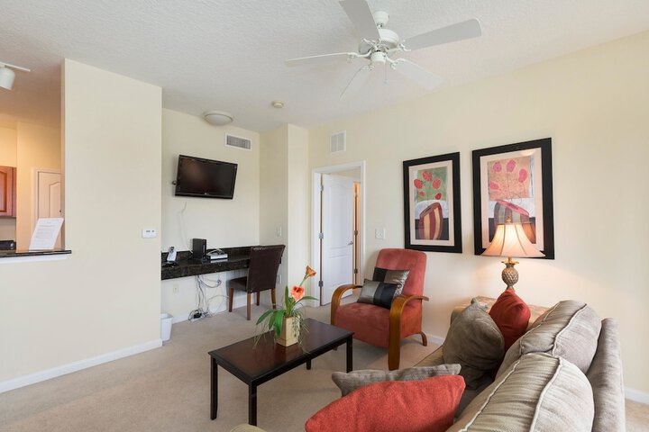 Room 10 of 18