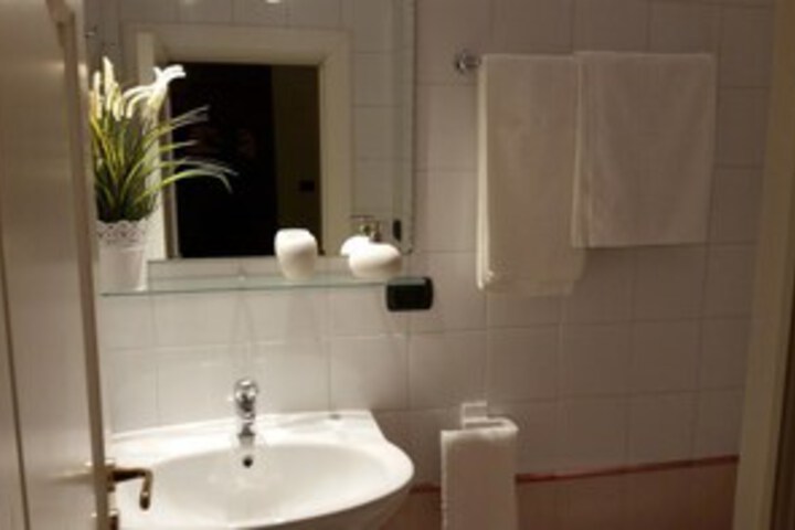 Room 4 of 47