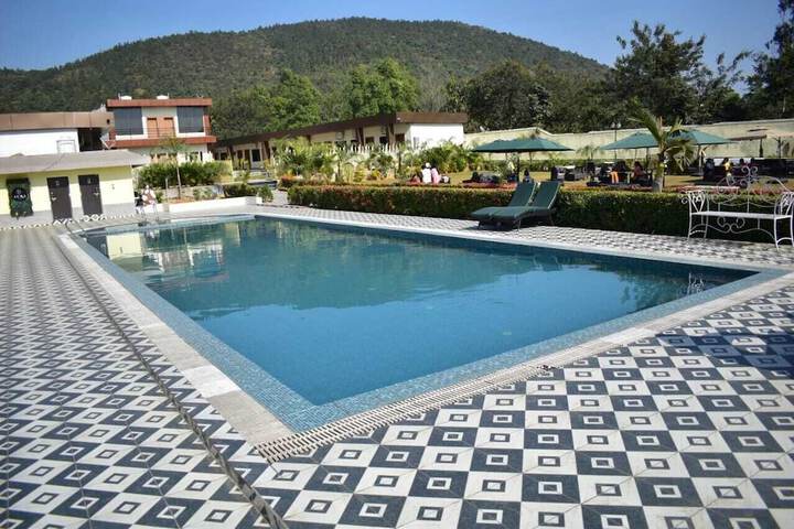 Pool 6 of 24