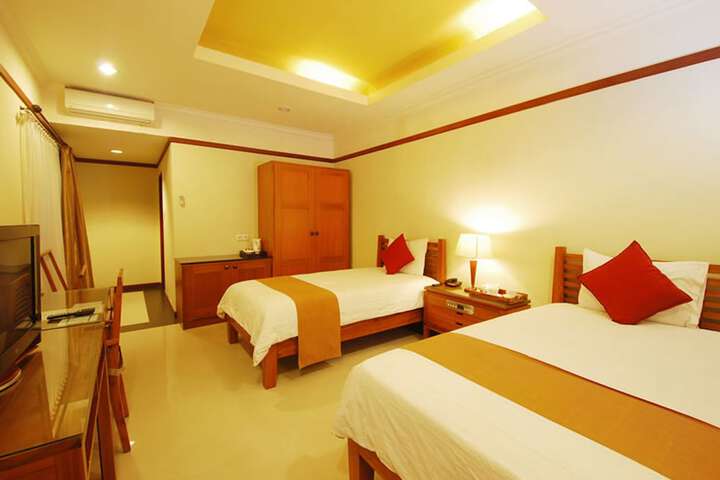Room 6 of 71