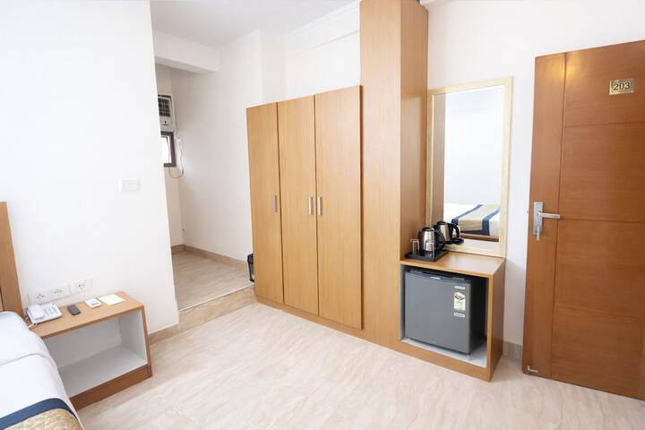 Room 10 of 48