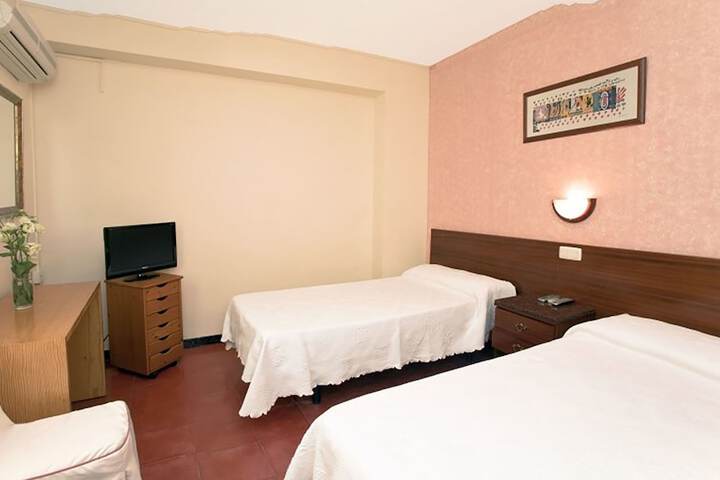 Room 5 of 17