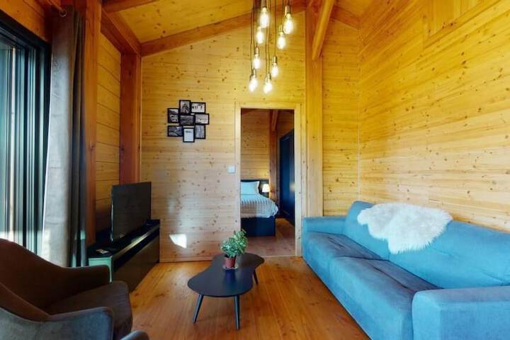 Room 4 of 17