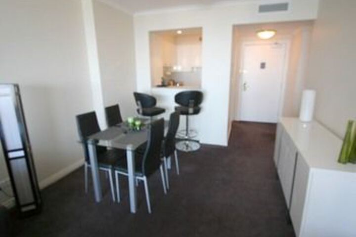 Room 9 of 11