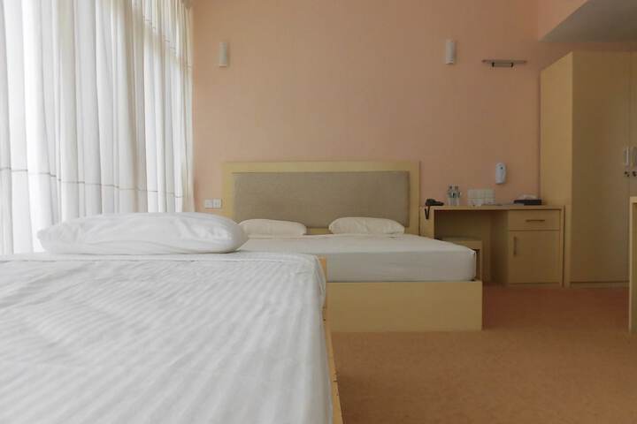 Room 9 of 38