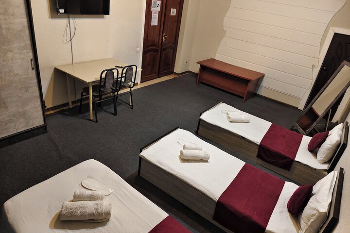 Room 12 of 18
