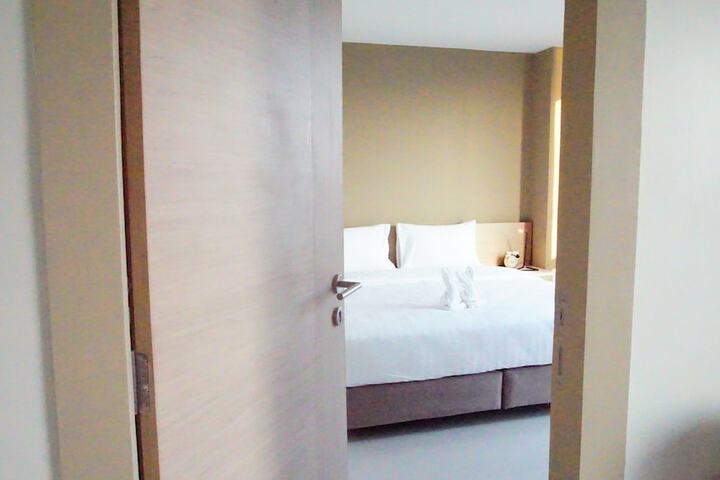 Room 12 of 73
