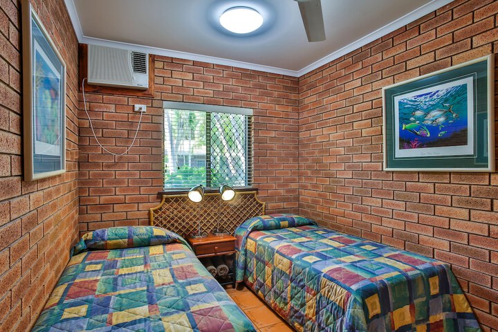 Room 6 of 38