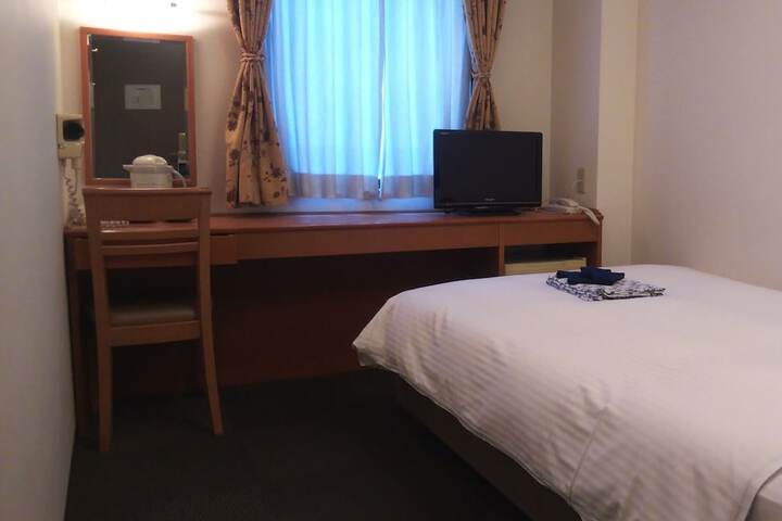 Room 16 of 32