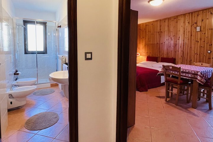 Room 5 of 31