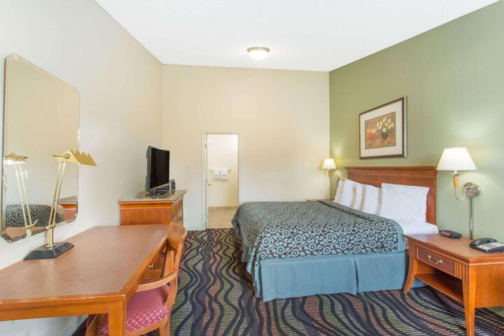 Standard | King Bed (11 of 20)