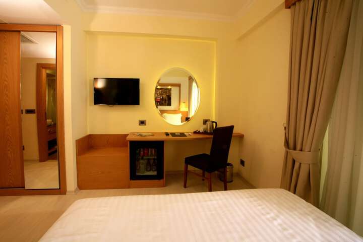 Room 41 of 74