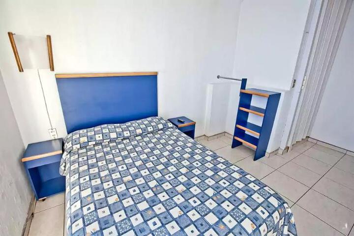 Room 6 of 8