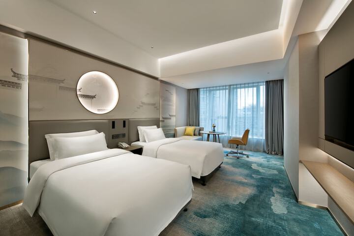 Room 13 of 81