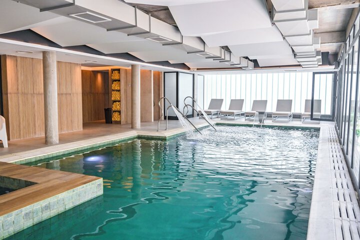 Pool 52 of 107