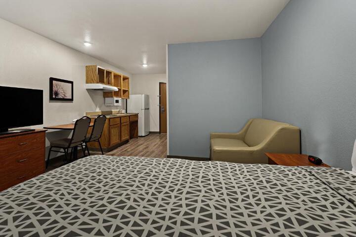 2 Double Beds (10 of 14)