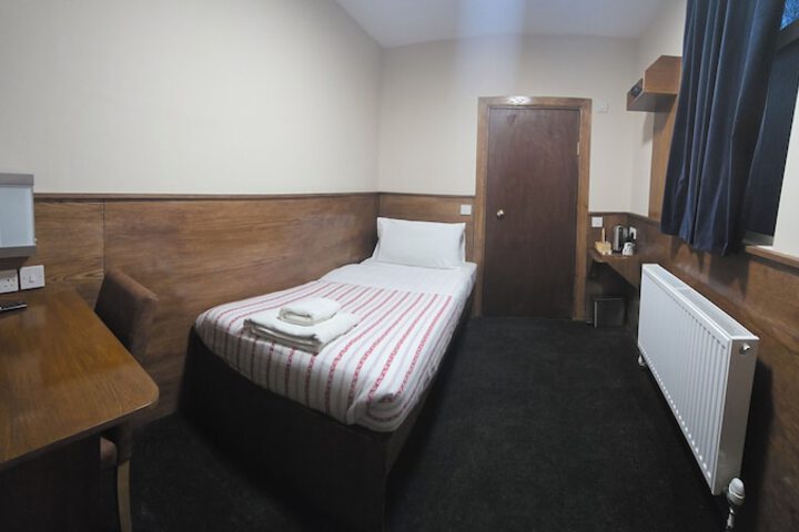 Room 8 of 23