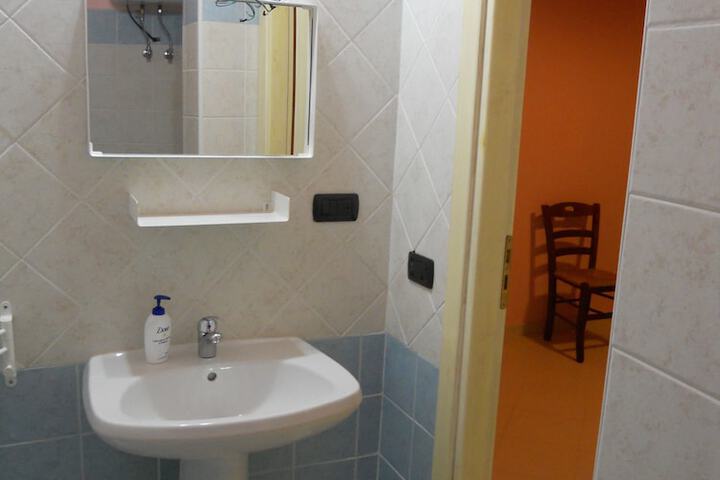 Room 13 of 19