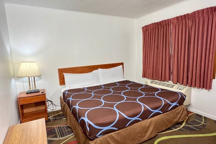 Room 2 of 18