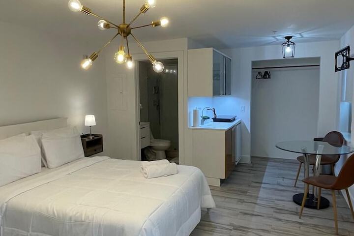 Room 4 of 79