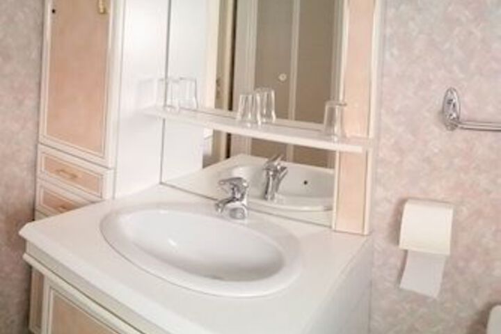 Room 5 of 46