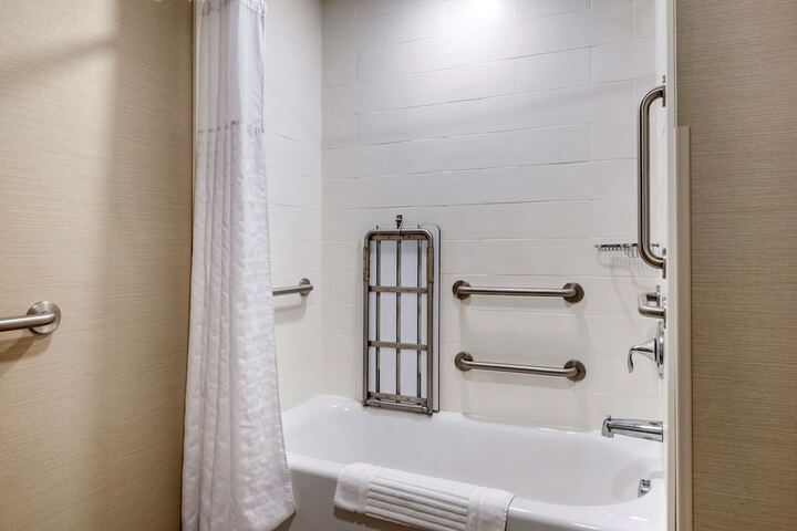 Suite (3 of 12)