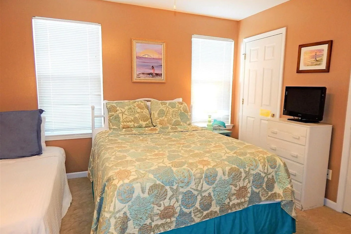Room 6 of 6