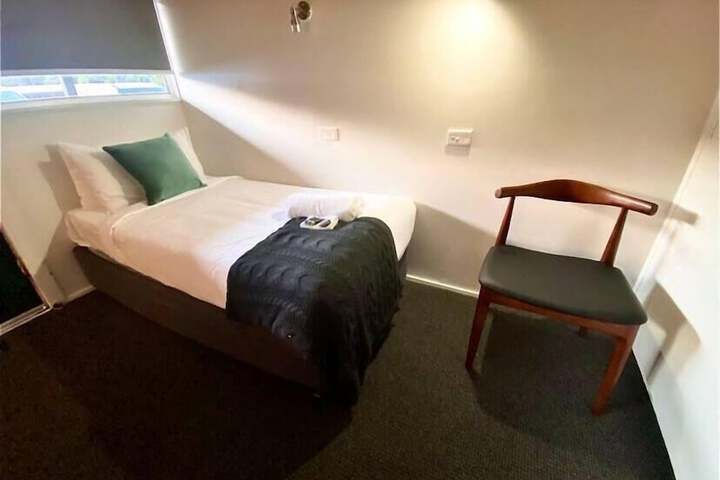 Room 8 of 61