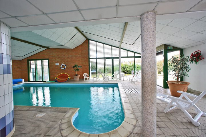 Pool 9 of 16
