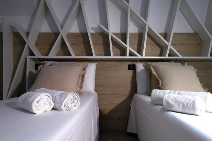 Room 3 of 14