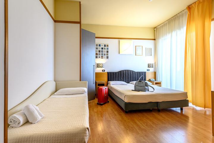 Room 4 of 69