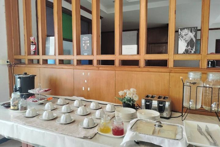 Breakfast/Coffee Service 67 of 93