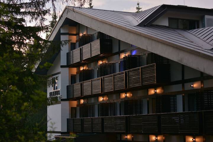 Hotel 98 of 104