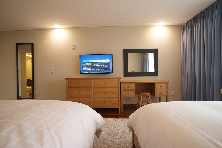 Room 18 of 35