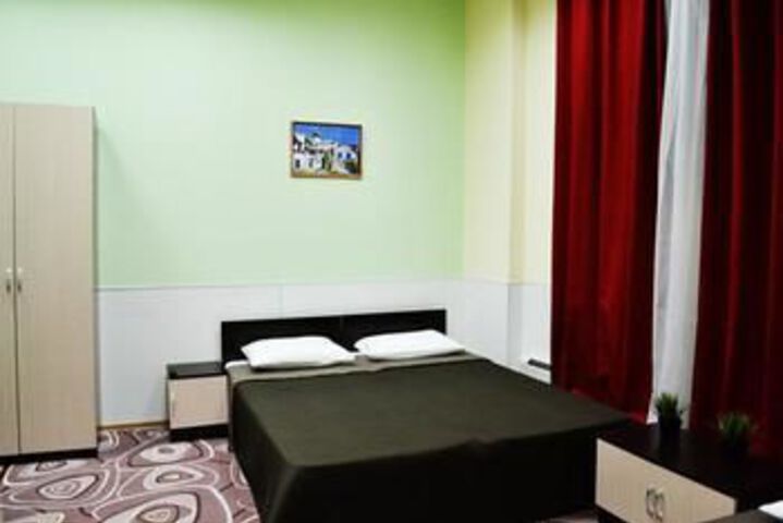 Room 32 of 38