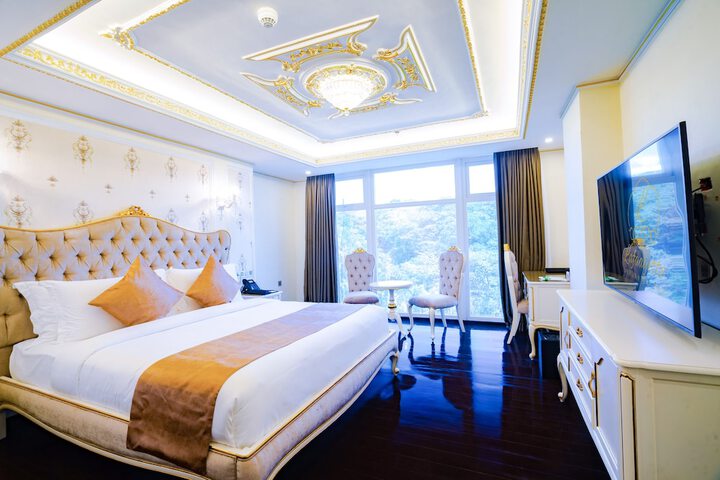 Room 13 of 71