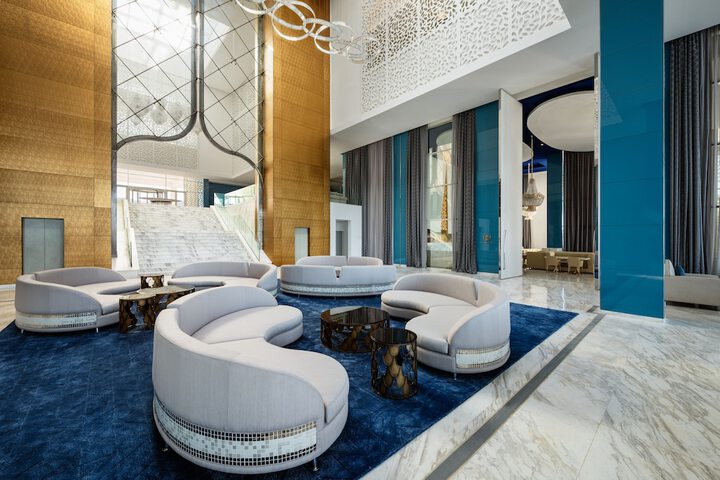 Lobby lounge