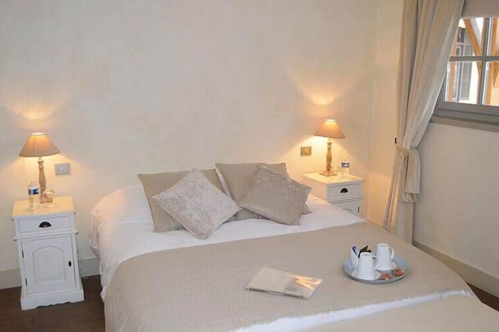 Room 3 of 118