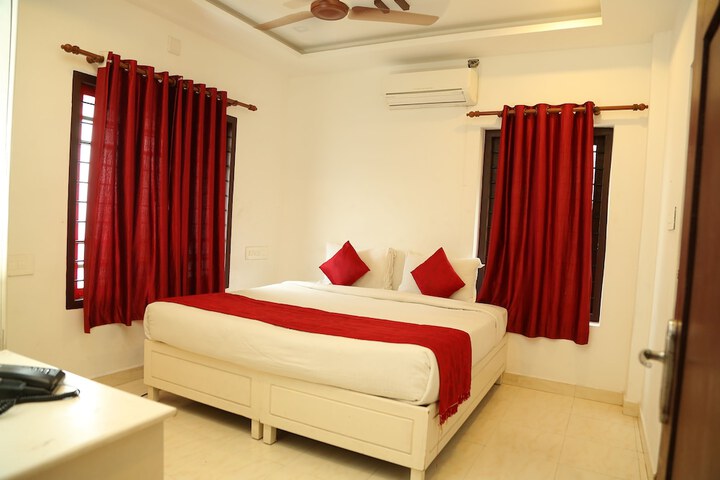 Room 6 of 13