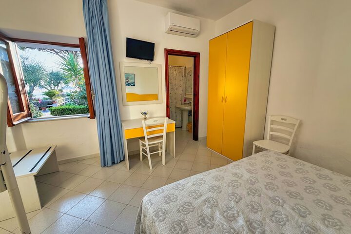 Room 21 of 65